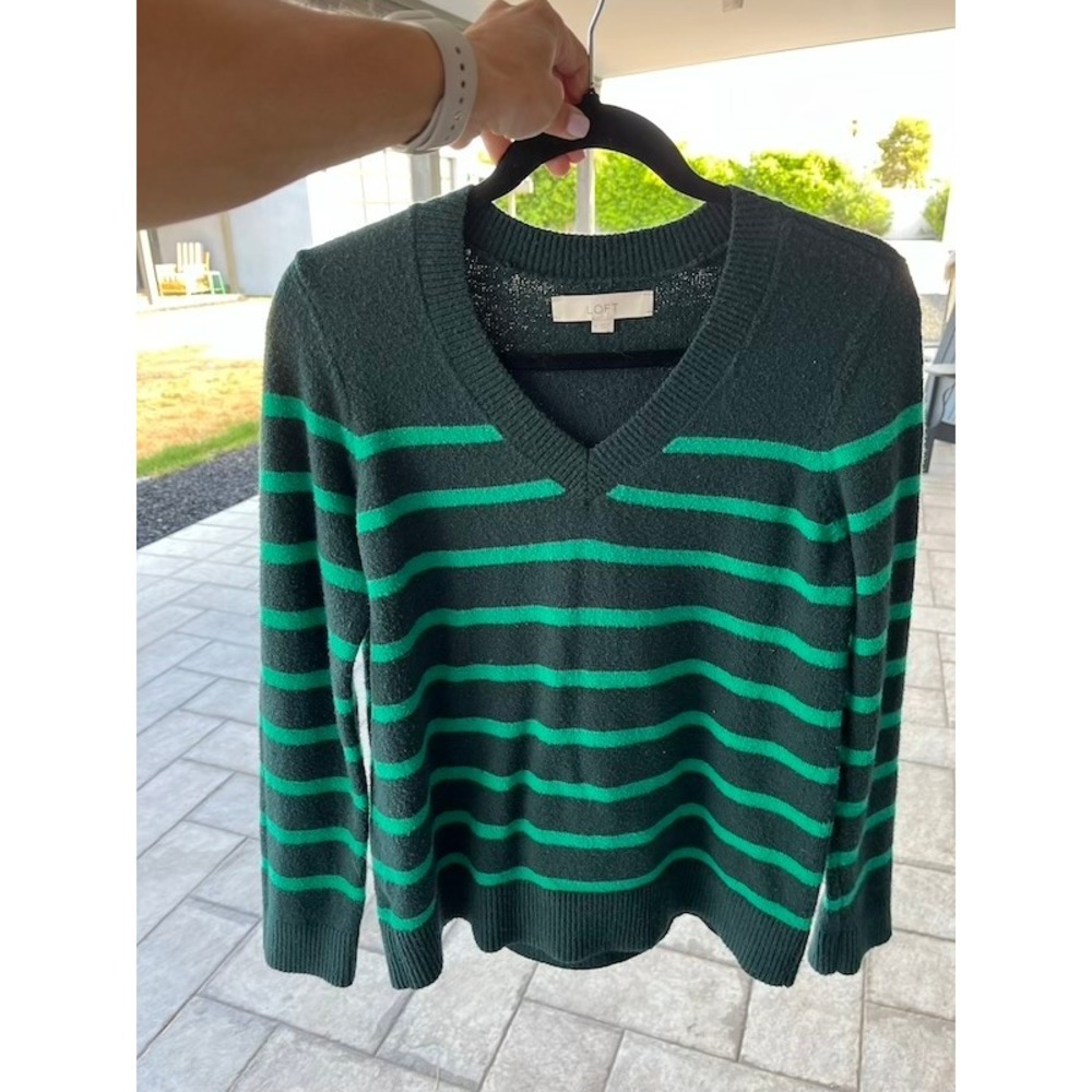 Loft Womens Green Striped V-Neck Shimmer Knit Sweater Size M Forest Emerald